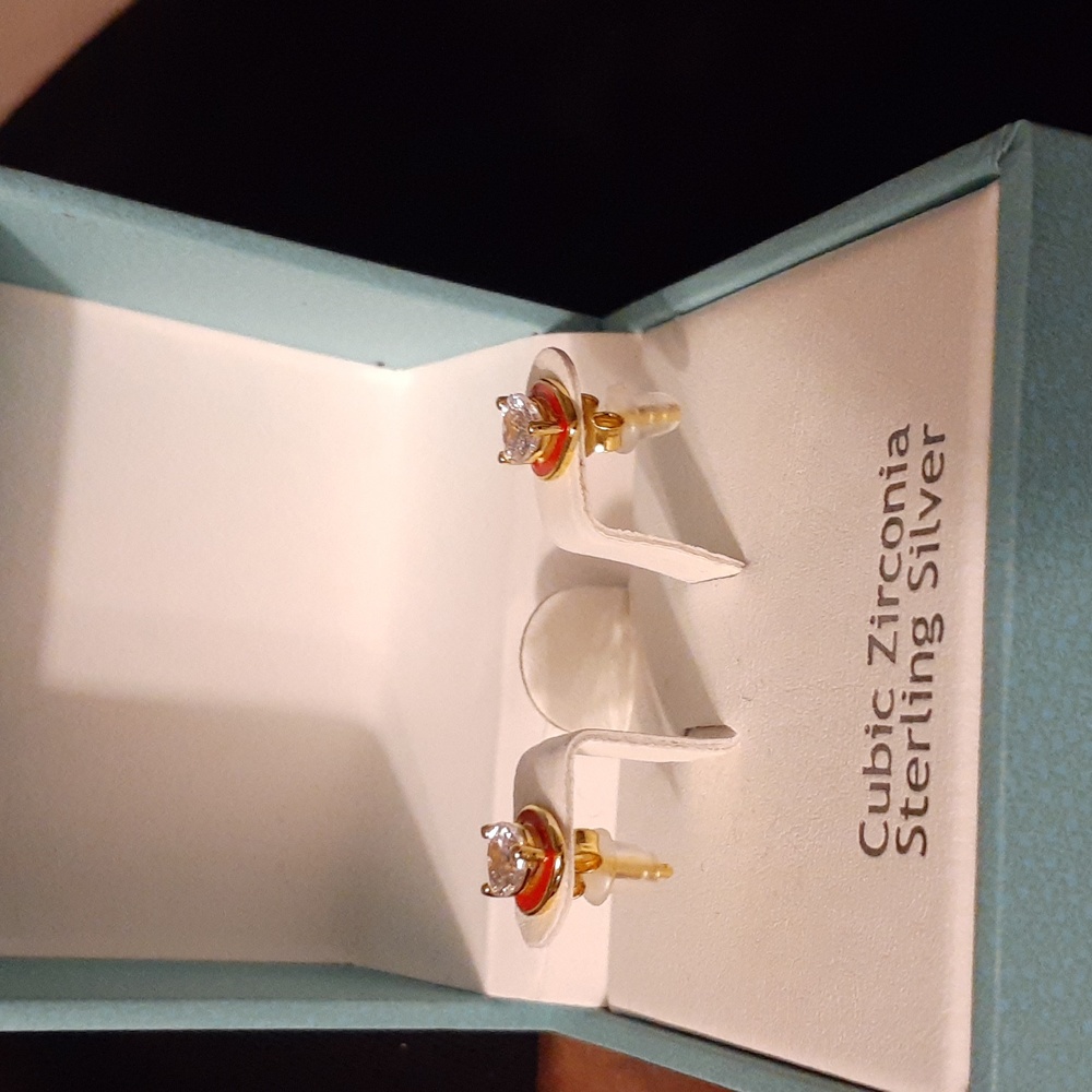 CUBIC ZIRCONIA STERLING HEART SHAPED STUDS TRIMMED IN RED - Picture 4 of 4